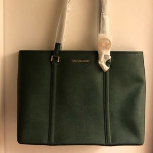 NWT Green Michael Kors tote w/ matching wallet